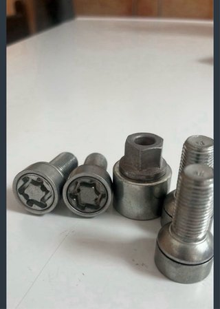 Tornillos ANTIRROBO VW GOLF AUDI SEAT VW T4T5 T6,1