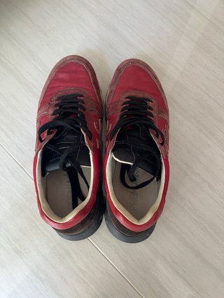 Zapatillas Premiata rojas y negras