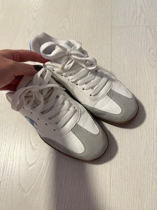 Zapatillas Champion Blancas y Azules