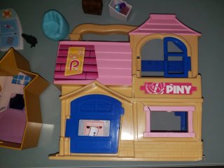 Lote Pinypon: Casa, Carruaje y Figuras