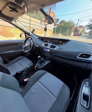 Renault Grand Scenic 2012