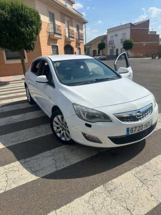 Opel Astra 2012