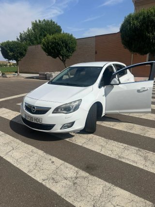 Opel Astra 2012