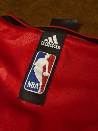 Camiseta Deportiva Adidas Chicago Negra Roja