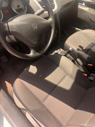 Peugeot 207 2011