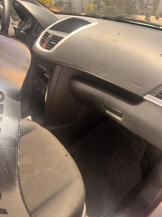Peugeot 207 2011