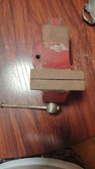 Banco de trabajo de metal y madera