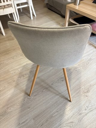 Silla Banak tapizada beige