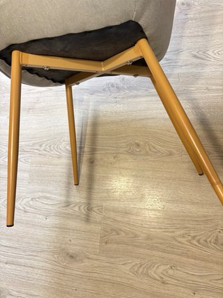 Silla Banak tapizada beige