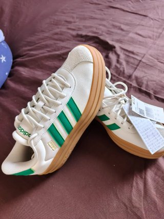 Adidas Blancas y Verdes
