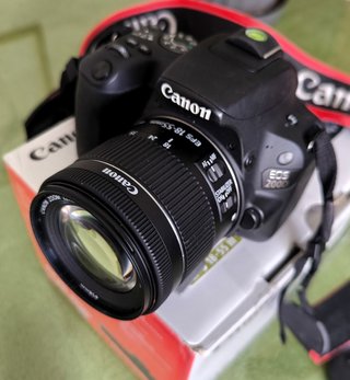 Cámara Canon EOS 200D + Accesorios