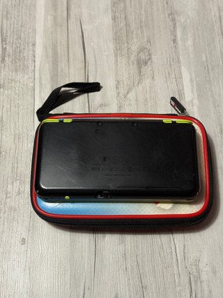 Nintendo 2DS XL + Mario Kart 7