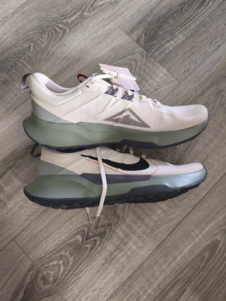 Zapatillas Nike Running Trail Blancas Rojas