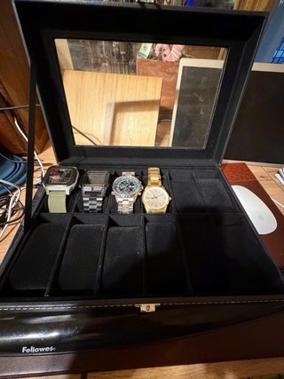 Lote 4 relojes: Calvin Klein,Casio Edifice ,2Nixon