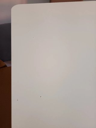 Mesa de comedor blanca y madera