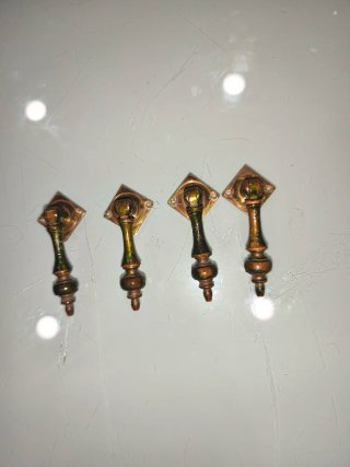 Tiradores antiguos bronce restauración muebles