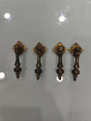 Tiradores antiguos bronce restauración muebles
