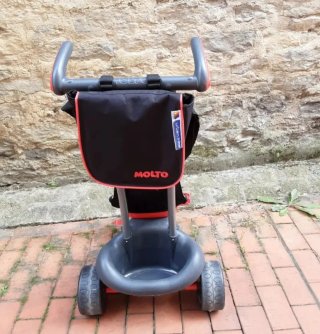 Triciclo infantil con manillar