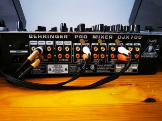 Mesa de mezclas behringer djx700 sin uso