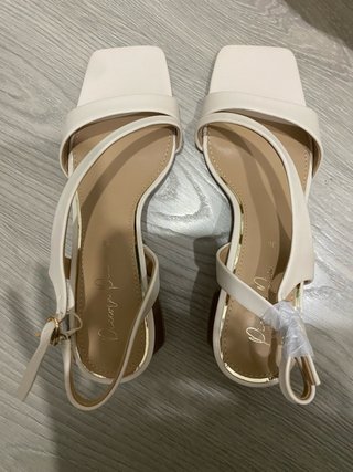 Sandalias Piccola Talla 38 Blancas y Doradas