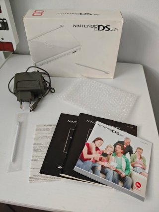 Nintendo DS Lite Como NUEVA! Blanca Completa