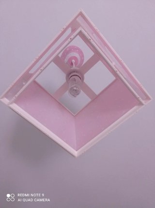 Lámpara infantil de techo rosa estrellas