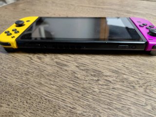 Nintendo Switch V2 Viola Giallo