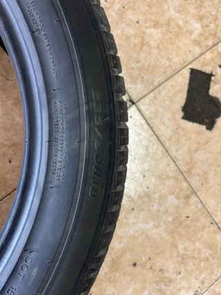 Cubiertas de coche como nuevas 235/50/18 101v