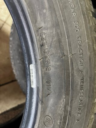 Cubiertas de coche como nuevas 235/50/18 101v