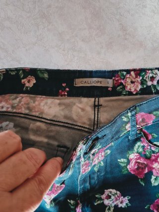 Pantaloncini vita bassa floreali