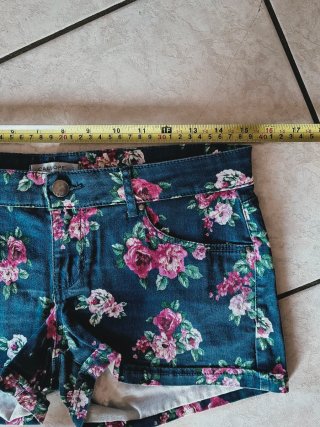 Pantaloncini vita bassa floreali