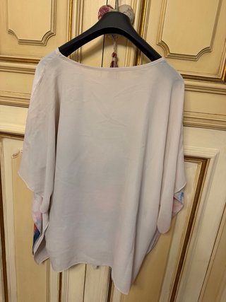 Maglia bianca fantasia floreale tg unica