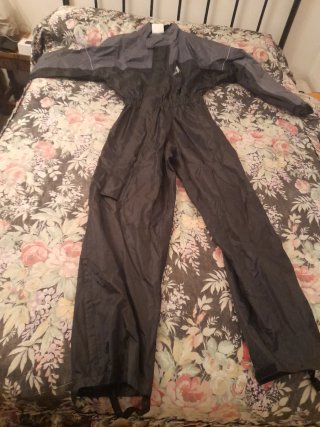 Traje de agua moto negro y gris