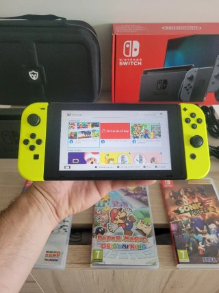 Nintendo Switch + Valigetta, Giochi e Accessori