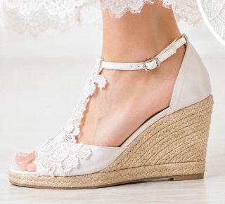 Sandalias de cuña encaje blanco