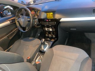 Opel Astra 2010