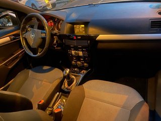 Opel Astra 2010