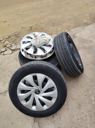 Llantas 15 Originales VW con Neumáticos
