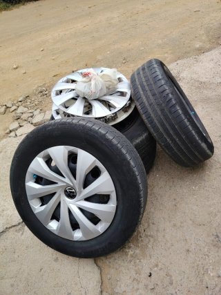 Llantas 15 Originales VW con Neumáticos