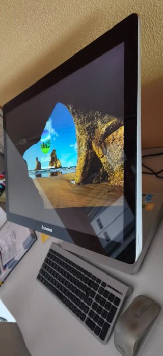 Ordenador Lenovo All-in-One con SSD – Intel i5, 8