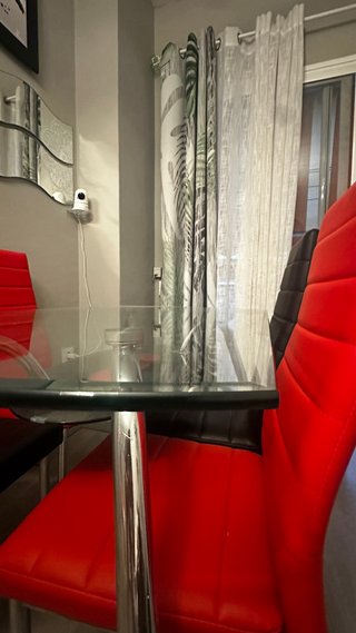 Mesa de comedor cristal y 4 sillas