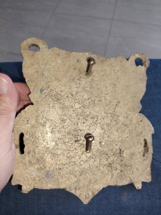 Placa de bronce macizo religiosa con escudo