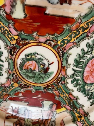 Coppia di piatti in ceramica Macao. Metà del XX secolo