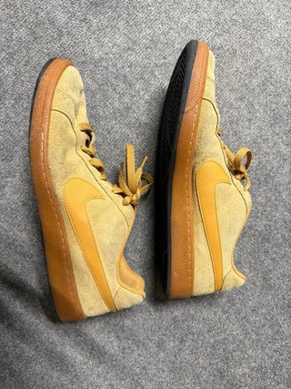 Nike Zapatillas Marrones y Amarillas