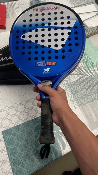 Pala de pádel Vircayno con funda