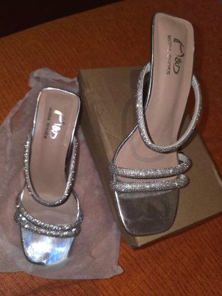 Zapatos de tacón Moda Shoes plateados talla 37