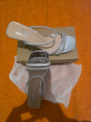 Zapatos de tacón Moda Shoes plateados talla 37