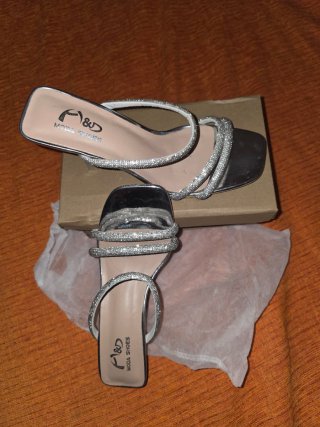 Zapatos de tacón Moda Shoes plateados talla 37