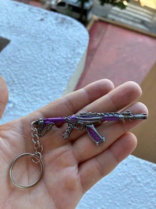 Llavero Valorant  x2 karambit x1 vandal x1 sheriff