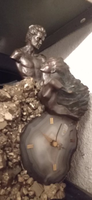 Escultura de pirita y cuarzo